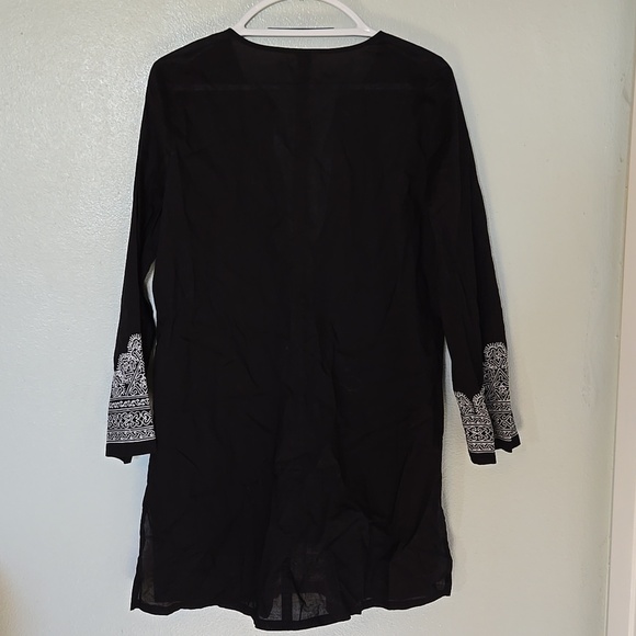 Tropical Escape | Black Embroidered Beach Coverup Size Medium - Picture 3 of 11